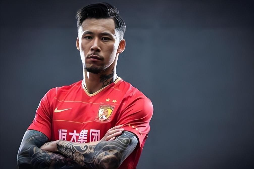 B体育官方网站-武汉三镇右后卫新援正式官宣加盟，曾是亚泰绝对主力，值得期待